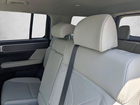 Used 2024 Hyundai Santa Fe SEL FWD image 16