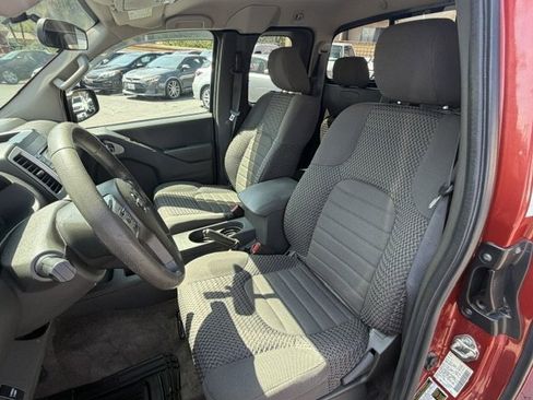 Used 2017 Nissan Frontier SV RWD image 9