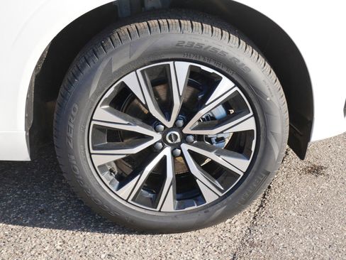 Certified 2025 Volvo XC60 B5 Core w/ Climate Package image 4