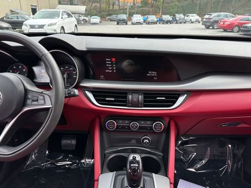 Used 2019 Alfa Romeo Stelvio Ti w/ Nero Edizione image 16