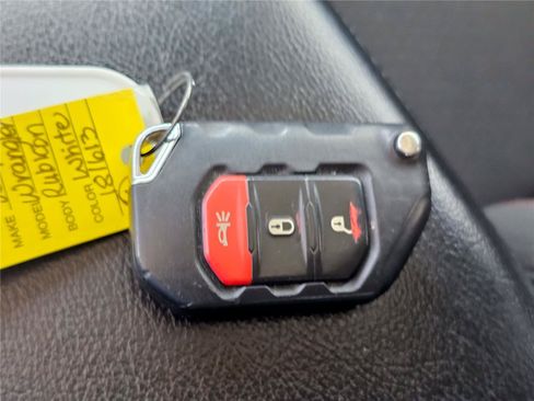 Used 2020 Jeep Wrangler Unlimited Rubicon AWD/4WD image 30