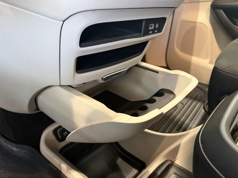 Used 2017 Chrysler Pacifica Touring Plus FWD image 45