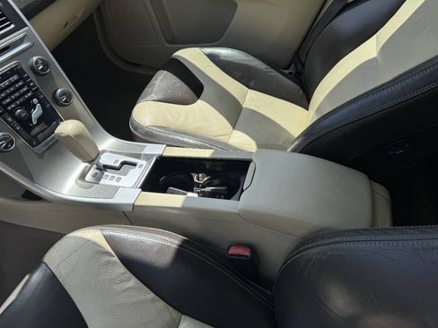 Used 2012 Volvo XC60 T6 AWD/4WD image 36