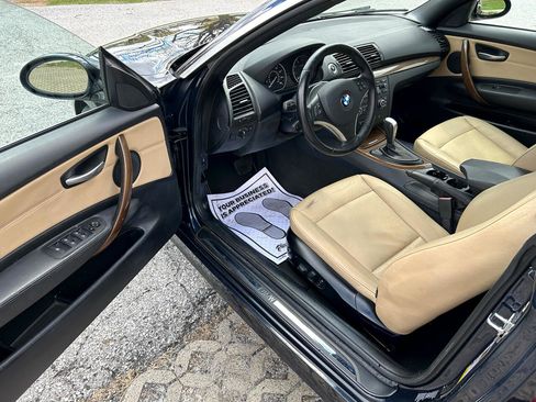 Used 2009 BMW 128i Convertible image 12
