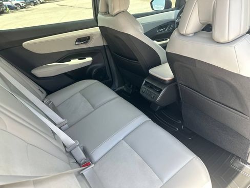 Used 2023 Nissan Ariya AWD image 25