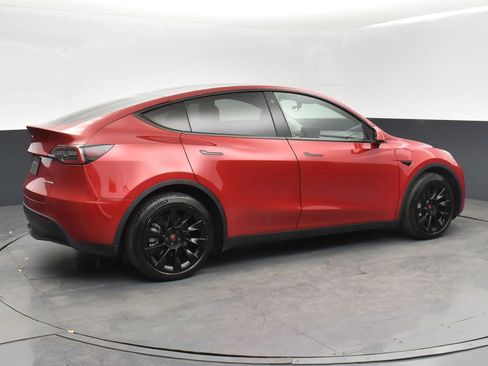 Used 2021 Tesla Model Y Long Range image 7