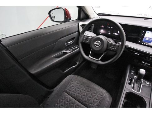 Certified 2026 Nissan Kicks SV FWD image 8