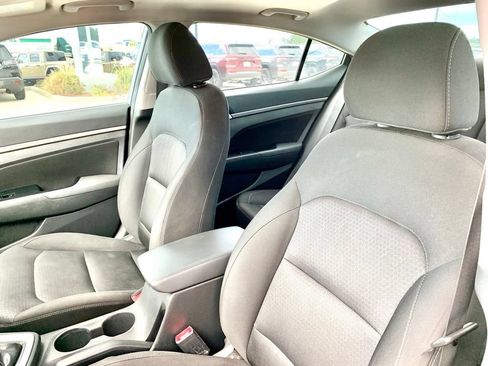 Used 2017 Hyundai Elantra Value Edition FWD image 12