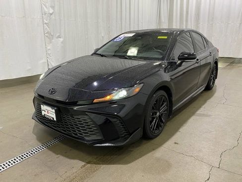 Certified 2025 Toyota Camry SE image 7