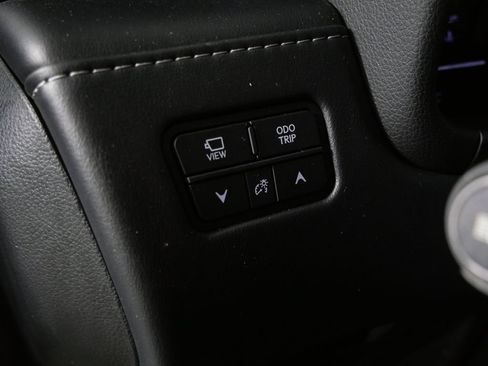 Used 2023 Lexus LX 600 4WD w/ Luxury Package image 19