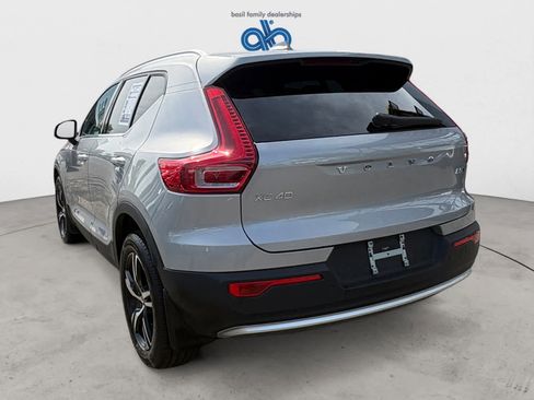 Used 2025 Volvo XC40 B5 Core AWD/4WD image 5