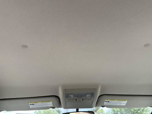 Used 2009 Toyota Prius w/ Pkg 6 FWD image 35