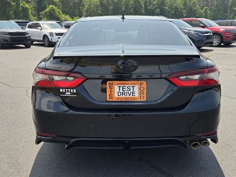Used 2022 Toyota Camry SE w/ Convenience Package FWD image 9