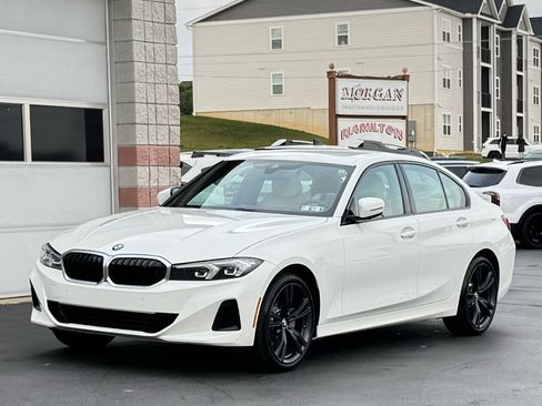 Used 2023 BMW 330i xDrive Sedan w/ Premium Package image 6
