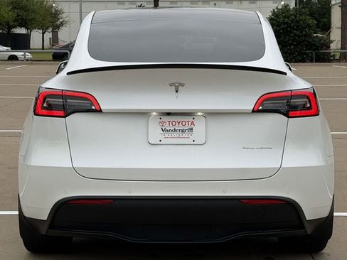 Used 2021 Tesla Model Y Long Range image 5
