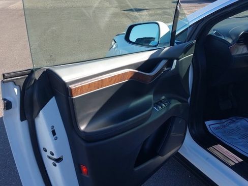 Used 2018 Tesla Model X 100D AWD/4WD image 16