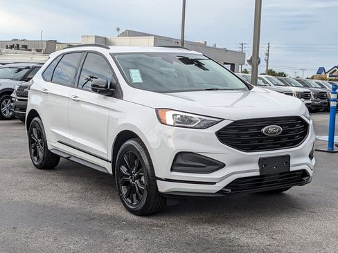 New 2024 Ford Edge SE w/ Black Appearance Package image 5