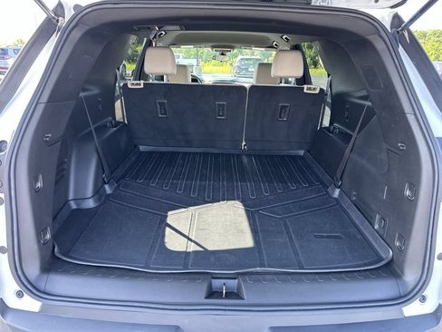 Used 2023 Chevrolet Traverse LS w/ Safety Package FWD image 30