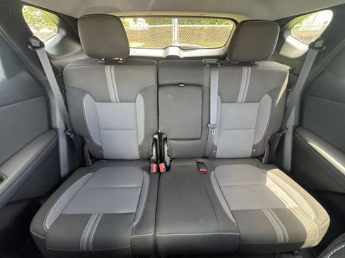 Used 2025 Chevrolet Blazer LT FWD image 32