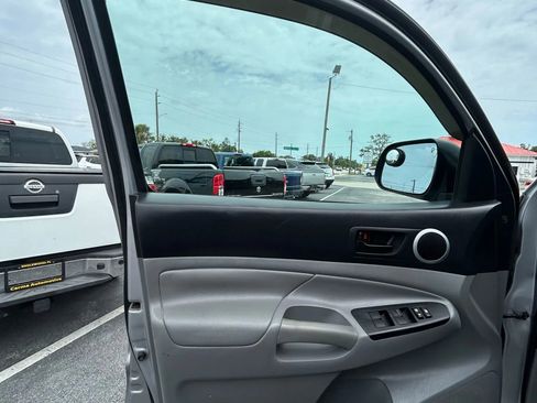 Used 2015 Toyota Tacoma PreRunner image 24