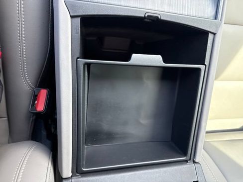 Used 2024 GMC Acadia Elevation FWD image 30
