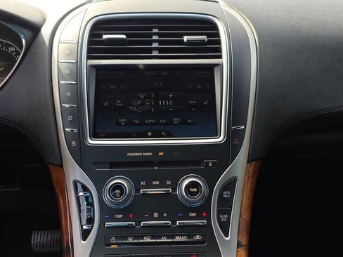 Used 2016 Lincoln MKX Select image 26