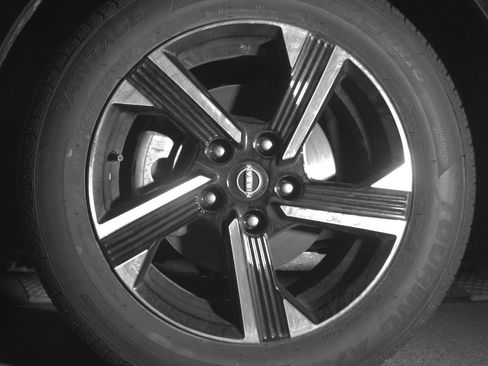 Used 2025 Nissan Sentra SV FWD image 12