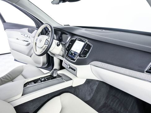 Certified 2025 Volvo XC90 T8 Plus w/ Protection Package Premier AWD/4WD image 24