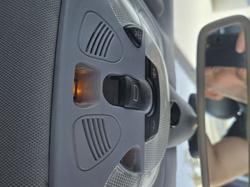 Used 2004 Mercedes-Benz C 320 Sedan image 30