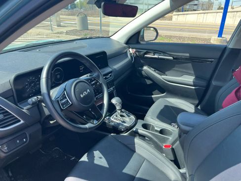 Used 2024 Kia Seltos EX AWD/4WD image 11