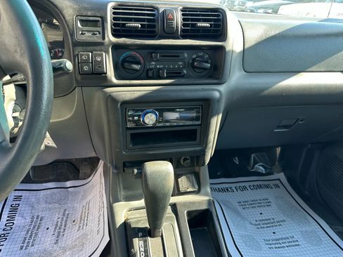 Used 2001 Isuzu Rodeo S image 16