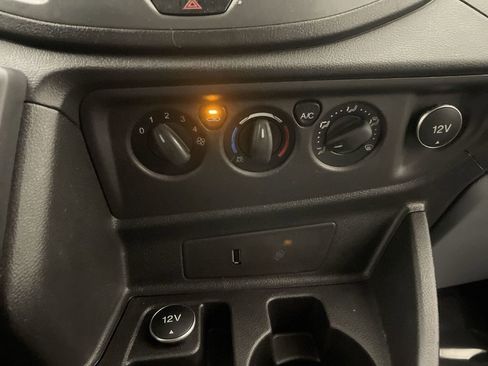 Used 2019 Ford Transit 350 XL image 10