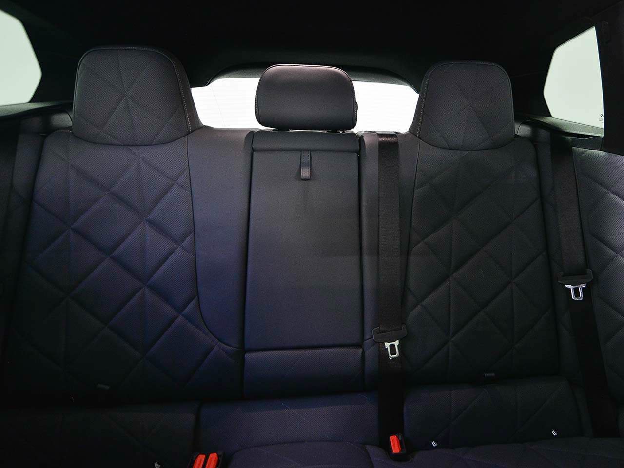 Used 2024 BMW iX xDrive50 w/ Premium Package AWD/4WD image 9