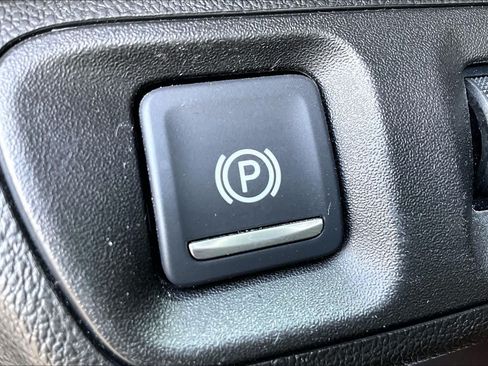 Used 2020 GMC Acadia Denali AWD/4WD image 32