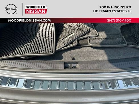 Used 2023 Volkswagen Tiguan SE w/ Panoramic Sunroof Package FWD image 17