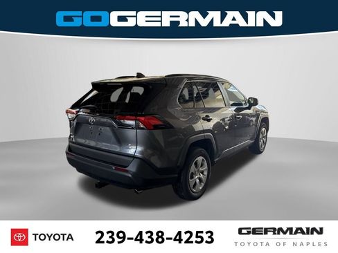 Used 2021 Toyota RAV4 LE AWD/4WD image 9