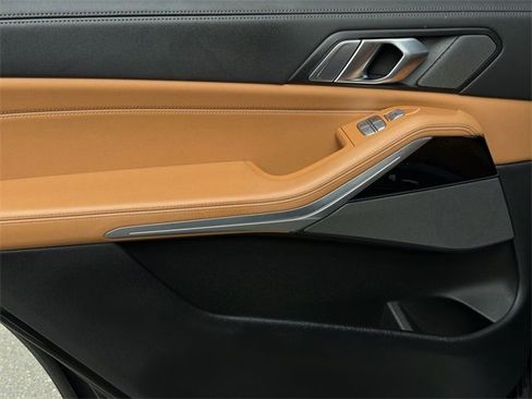 Used 2023 BMW X7 xDrive40i w/ Executive Package image 23