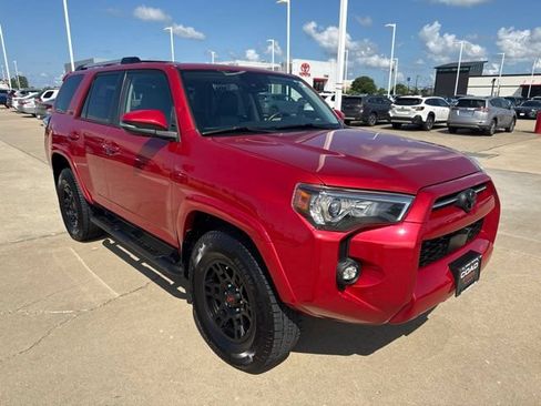Certified 2022 Toyota 4Runner SR5 Premium w/ Moonroof Package AWD/4WD image 2