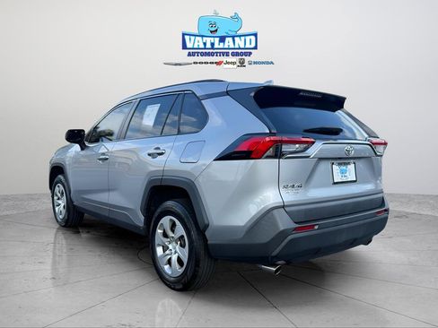 Used 2021 Toyota RAV4 LE image 3