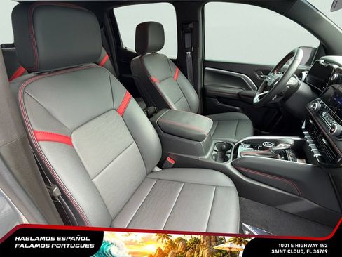 Used 2024 Chevrolet Colorado Z71 w/ Z71 Convenience Package 2 AWD/4WD image 30