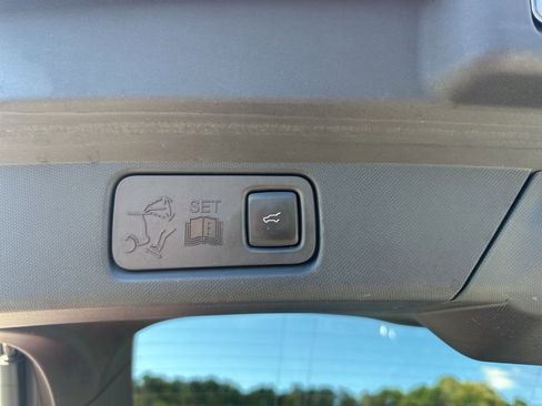 Used 2021 Ford Mustang Mach-E Premium image 31