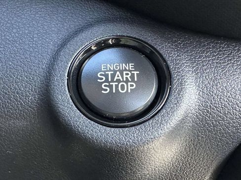 Certified 2025 Hyundai Venue SEL FWD image 25