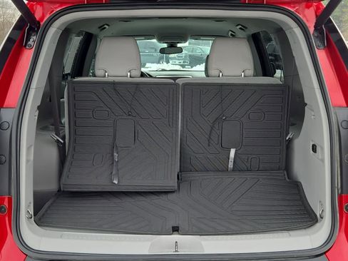 Used 2021 GMC Acadia SLT image 24