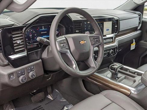 New 2025 Chevrolet Silverado 1500 LT w/ Z71 Off-Road Package image 3