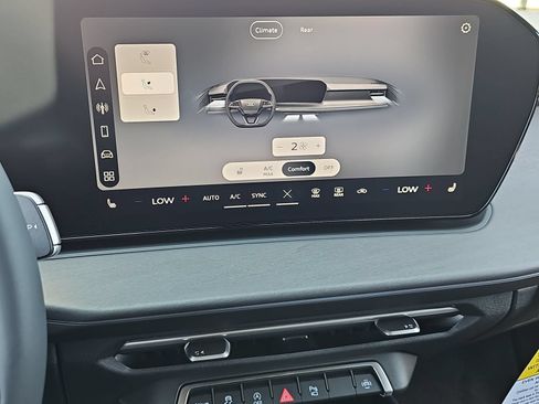 New 2026 Audi Q3 quattro 2.0T AWD/4WD image 26