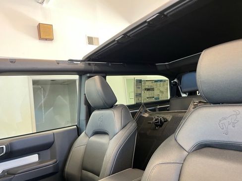 New 2025 Ford Bronco Badlands image 7