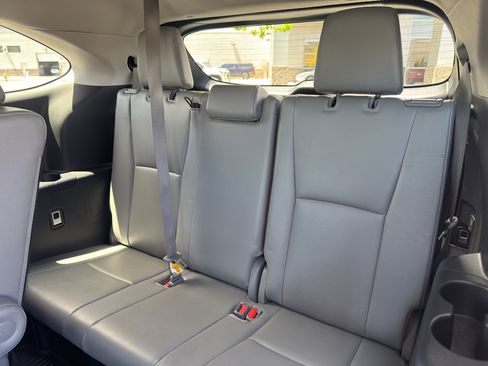Used 2022 Toyota Highlander Platinum AWD/4WD image 9