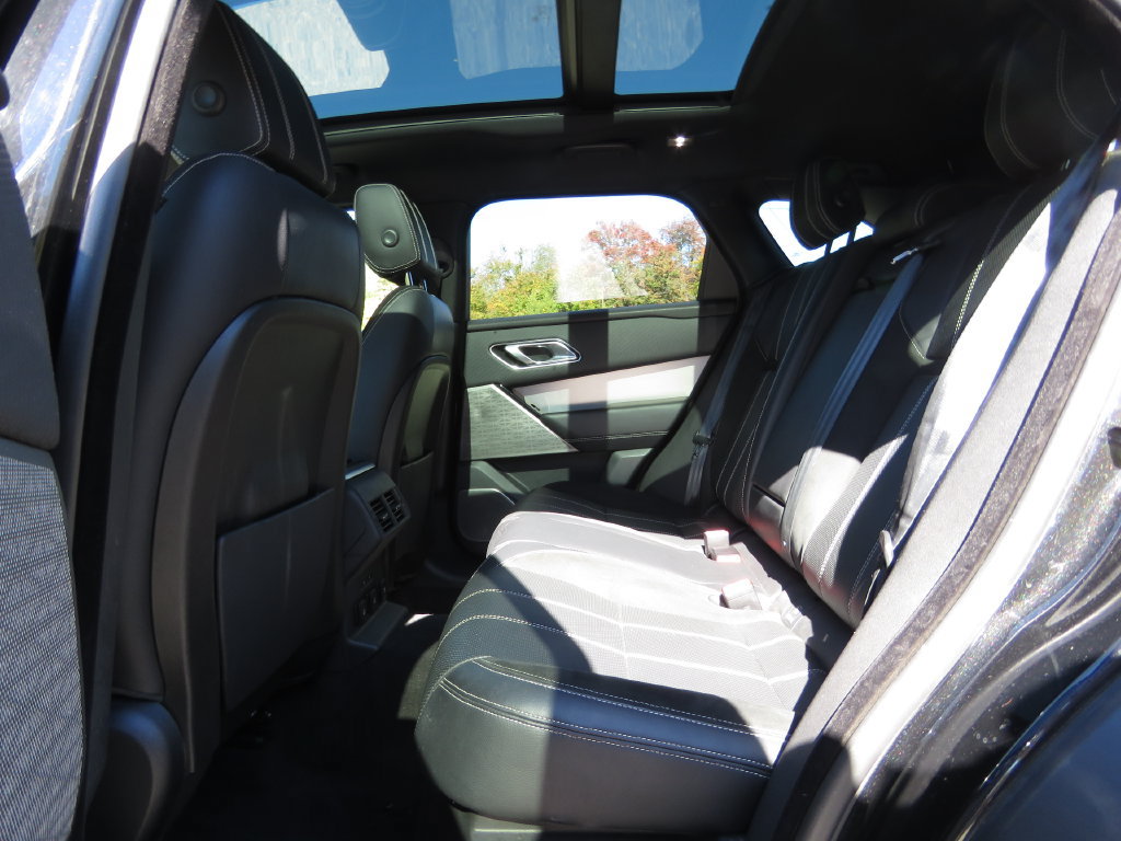 Used 2018 Land Rover Range Rover Velar R-Dynamic SE AWD/4WD image 20