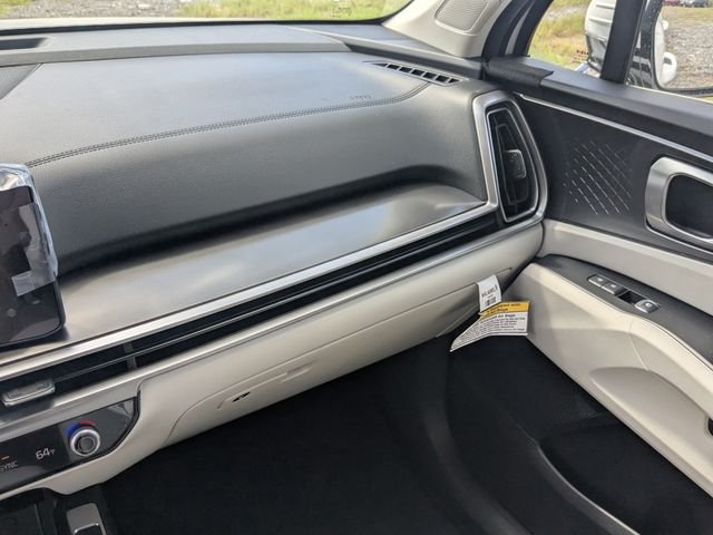 New 2026 Kia Sorento S w/ S Panoramic Sunroof Package FWD image 17