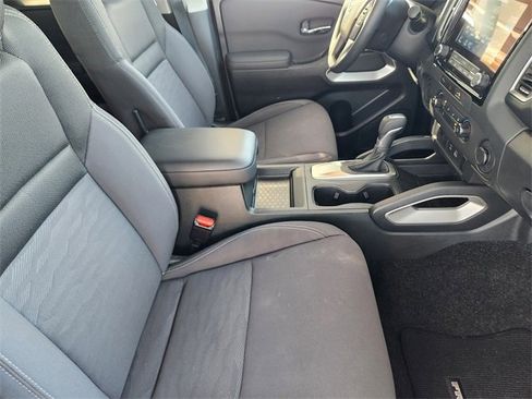 Used 2024 Nissan Frontier SV image 15